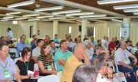 Participantes durante discussões do Evento Nacional